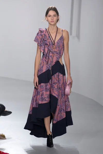Look 12